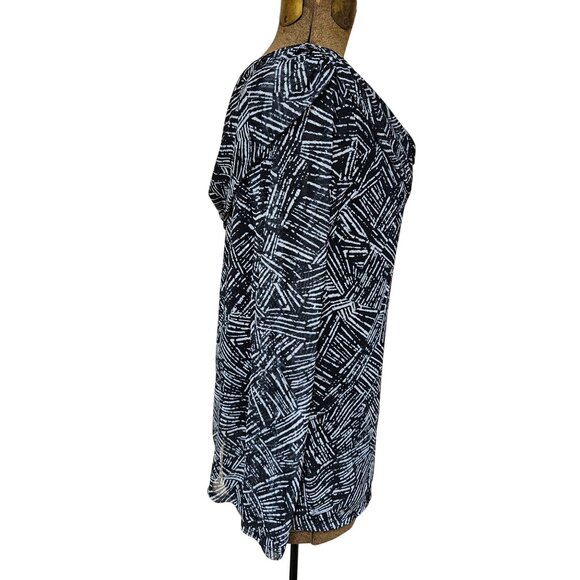 Ella Rafaella Blouse Womens Size 1X Black White Cowl Neck Top Abstract Print - Picture 4 of 8